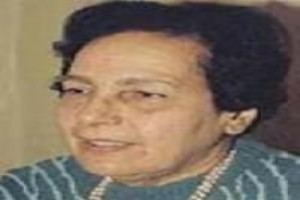 صورة المؤلف لطيفة الزيات